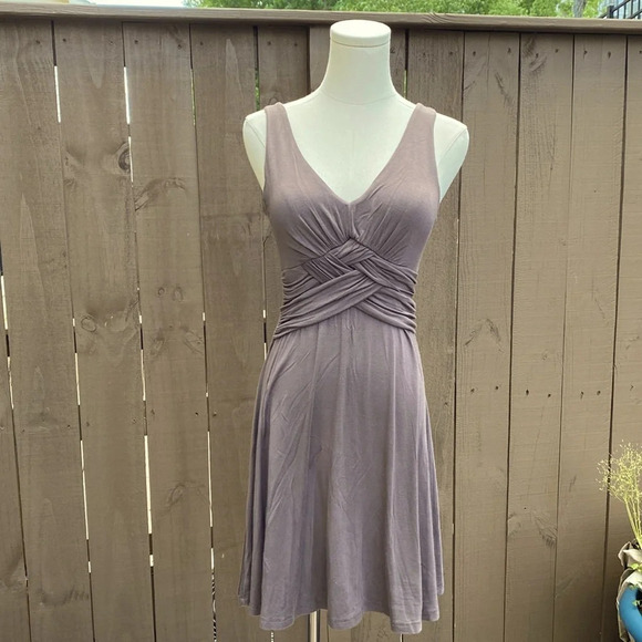 🌸 Soprano jersey swing dress with front ruching in brown size medium - Picture 4 of 10